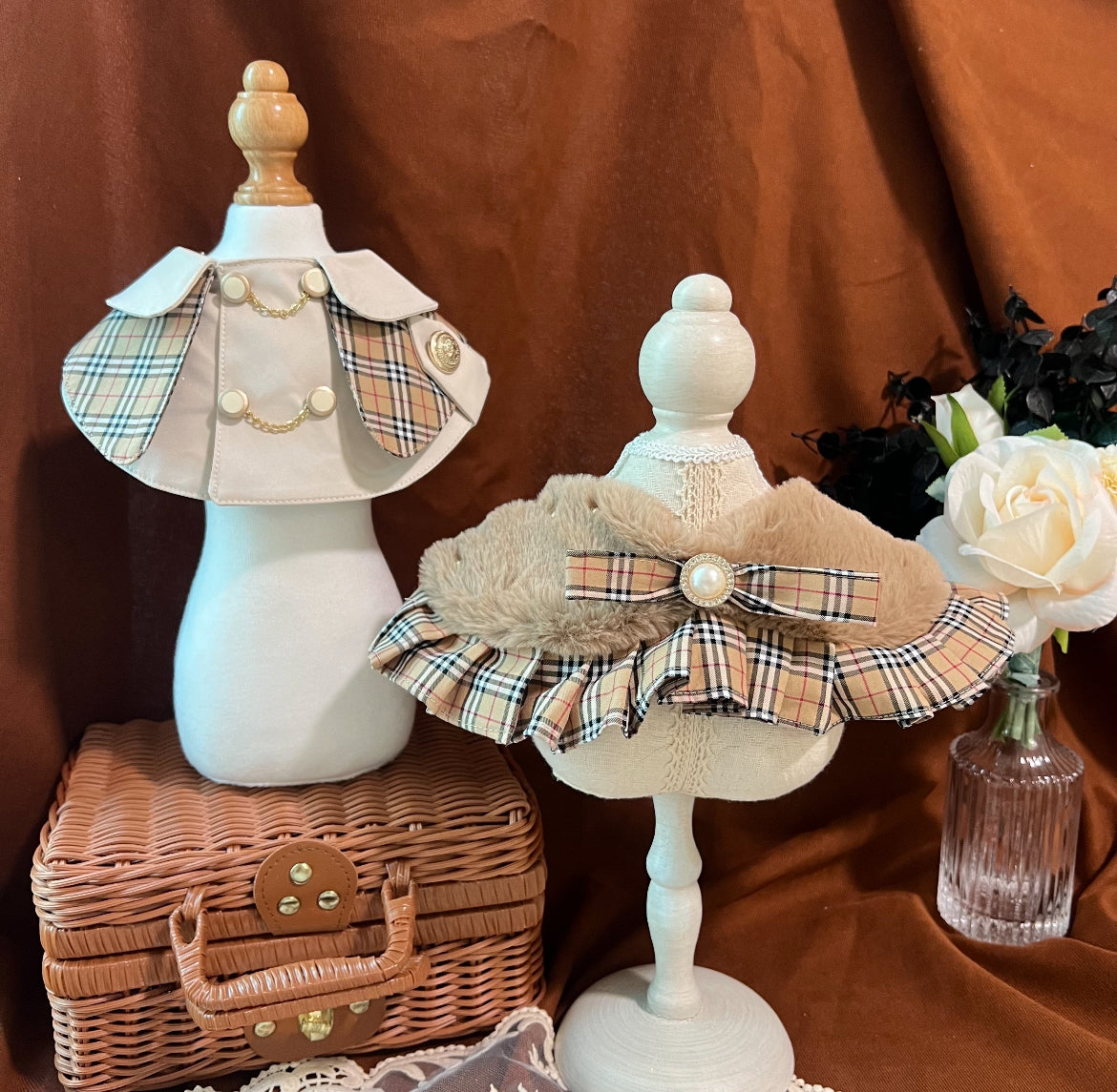 Lady Khaki Checked Fuzzy Cape 貴婦啡毛披肩圍巾(卡其格)