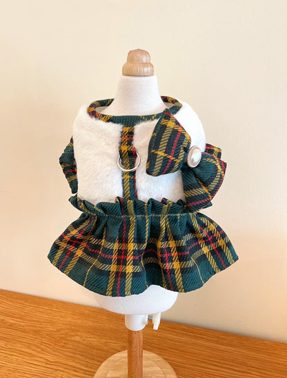 GDC0507 復古格胸背帶（白毛毛）不連拖繩