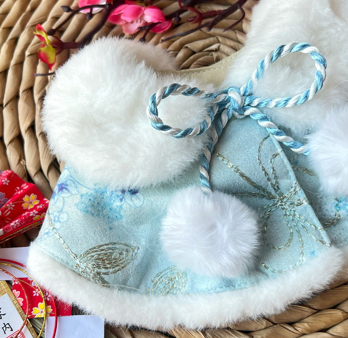 Golden Thread Flower Love Fur Shawl (Pinkish-Green) 金線花之戀毛毛披肩（粉綠色）