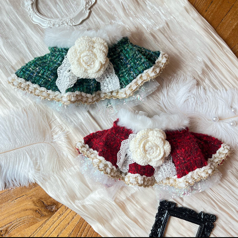 Elegant Lady with White Camellia（Emerald Green) 貴婦小香風毛毛圍巾（翠綠色）