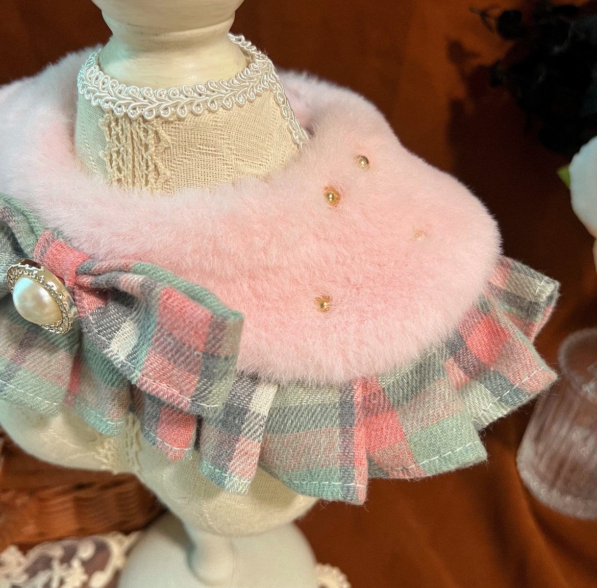 Lady Pink and Green Checked Fuzzy Cape 貴婦粉毛披肩圍巾（粉綠格）