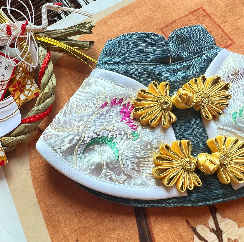 GDC0691 雲中鶴唐裝圍巾（杏金配深藍色）