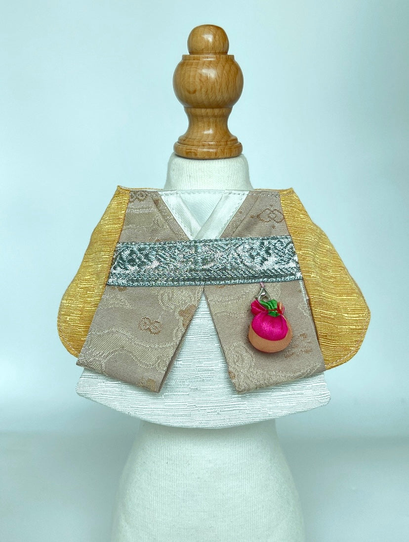Traditional Korean Hanbok with Waist Pouch Scarf (Golden with milky beige) 傳統韓服掛袋圍巾（黃金配奶茶色）