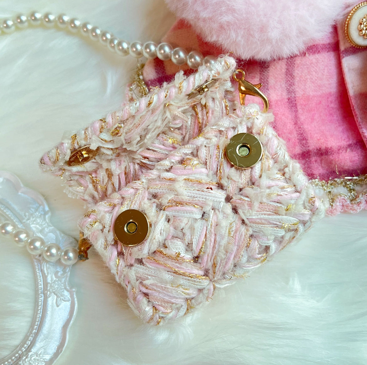 Pink Beauty Fuzzy Cape (With Bag) 粉紅佳人毛毛披肩圍巾（配包包）