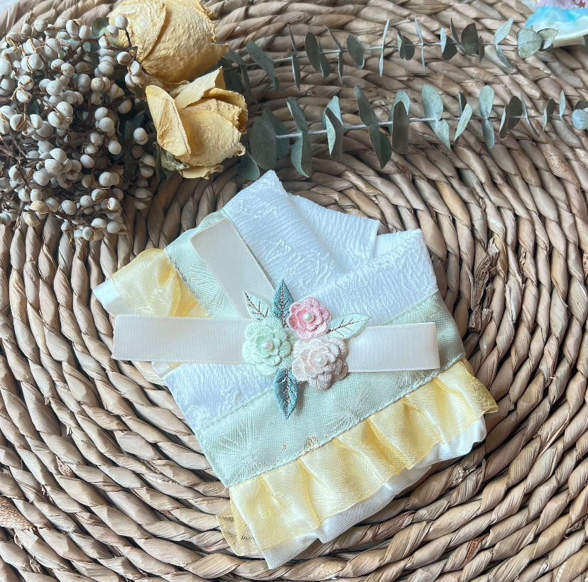 Floral Embroidery Scarf（Light green with yellow chiffon）刺繡花韓服領巾（粉綠配粉黃紗）