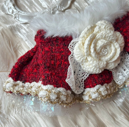 Elegant Lady with White Camellia(Burgundy) 貴婦小香風毛毛圍巾（酒紅色）