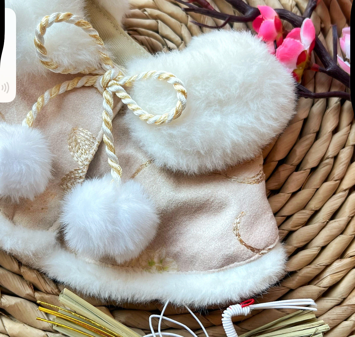 Golden Thread Flower Love Fur Shawl (Apricot) 金線花之戀毛毛披肩（杏色）