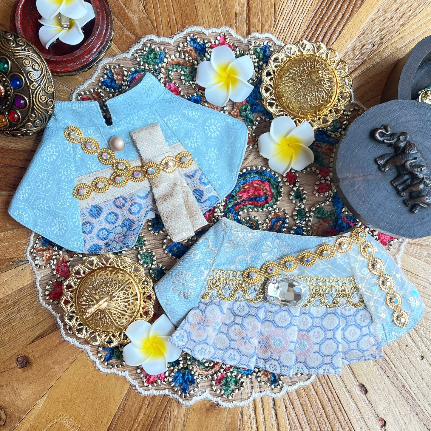 Kun Shi Women's Thai Scarf (Light Blue + Gold Purple) Kun Shi女泰服圍巾  (淺藍+金紫色)