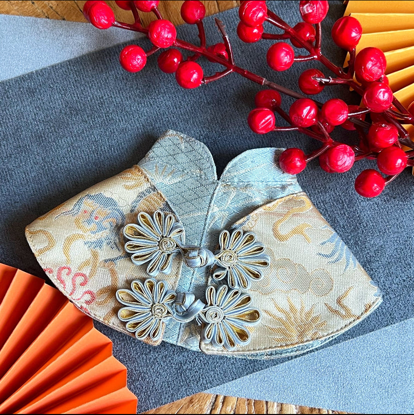 Golden Dragon Robe Scarf (Silver and Blue)