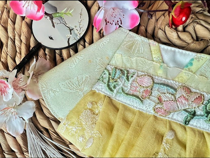 GDC0693 嫦娥奔月圍巾（淺綠配淺黃色）