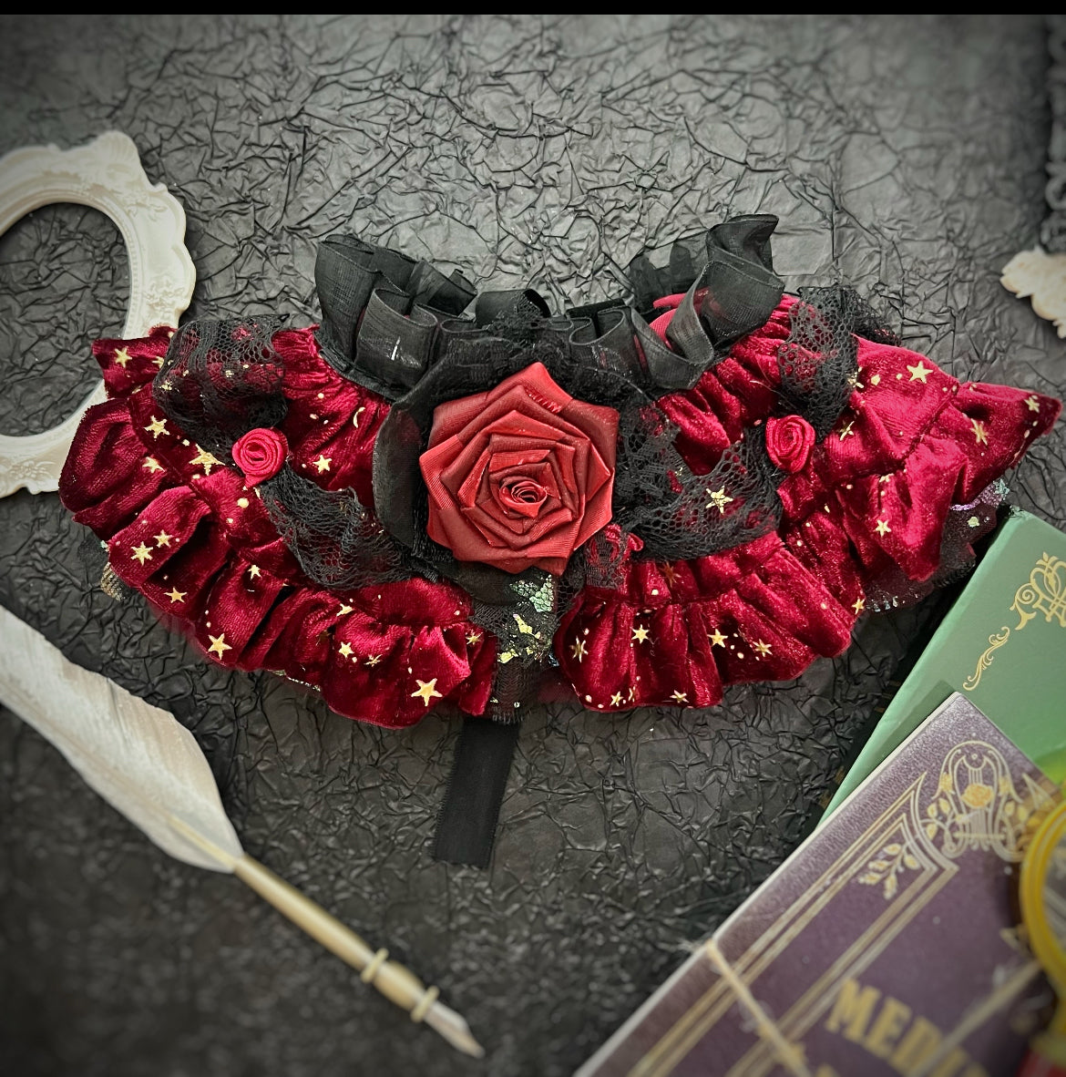 Royal Countess of Rose Scarf (With red starry fabric) 星空玫瑰伯爵夫人圍巾（酒紅色）