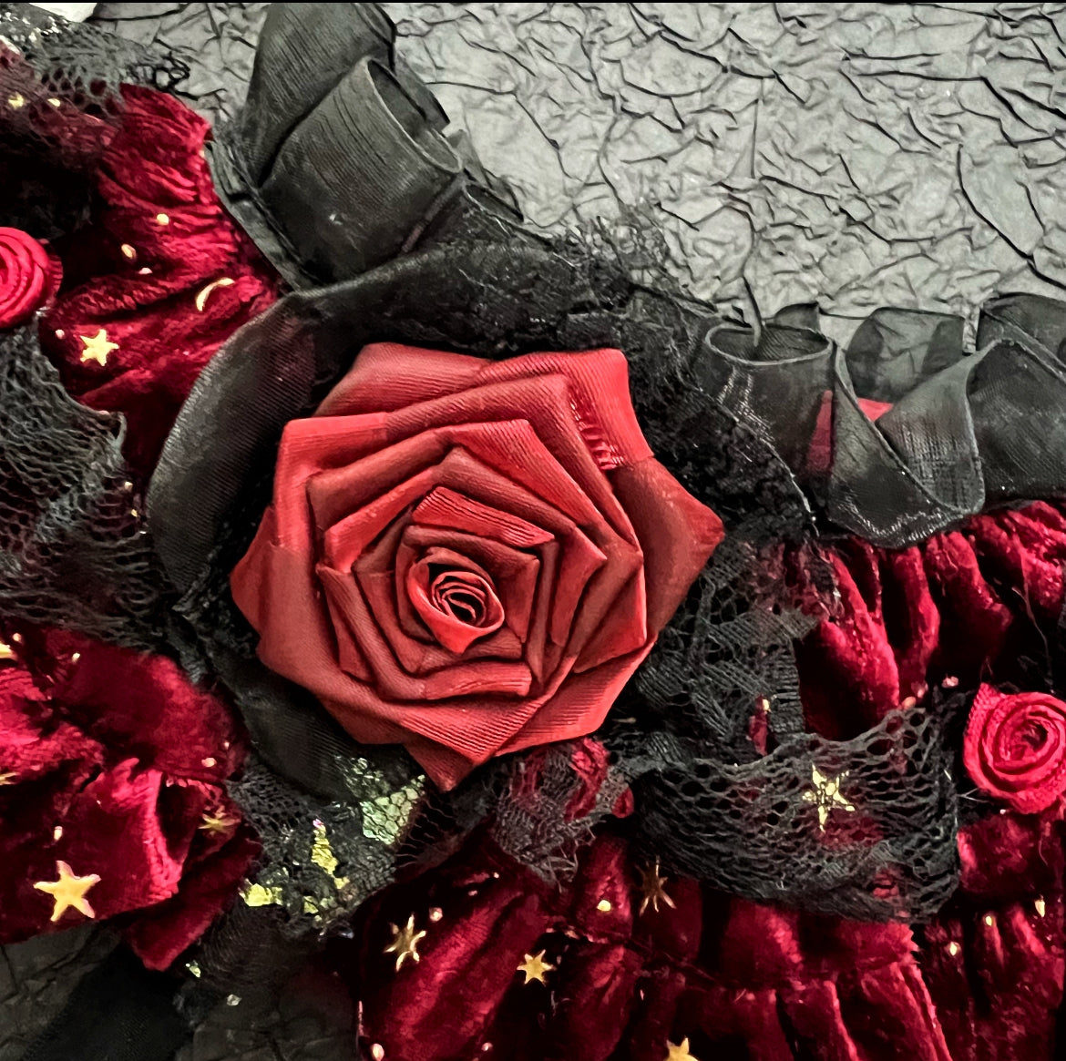 Royal Countess of Rose Scarf (With red starry fabric) 星空玫瑰伯爵夫人圍巾（酒紅色）