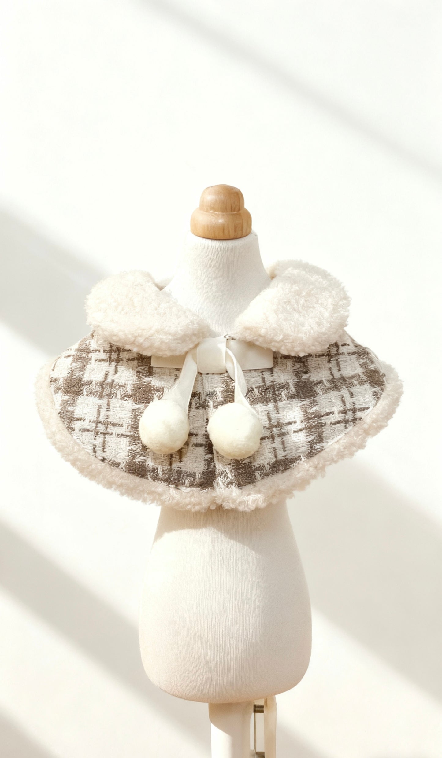 KAI0458 卡其格毛毛披肩圍巾